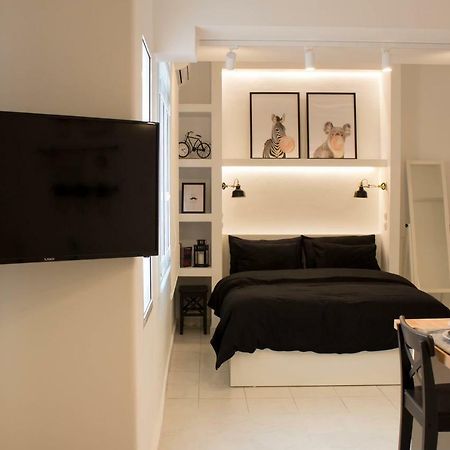 Super Stylish Apartments In Syntagma Square! Афины Экстерьер фото